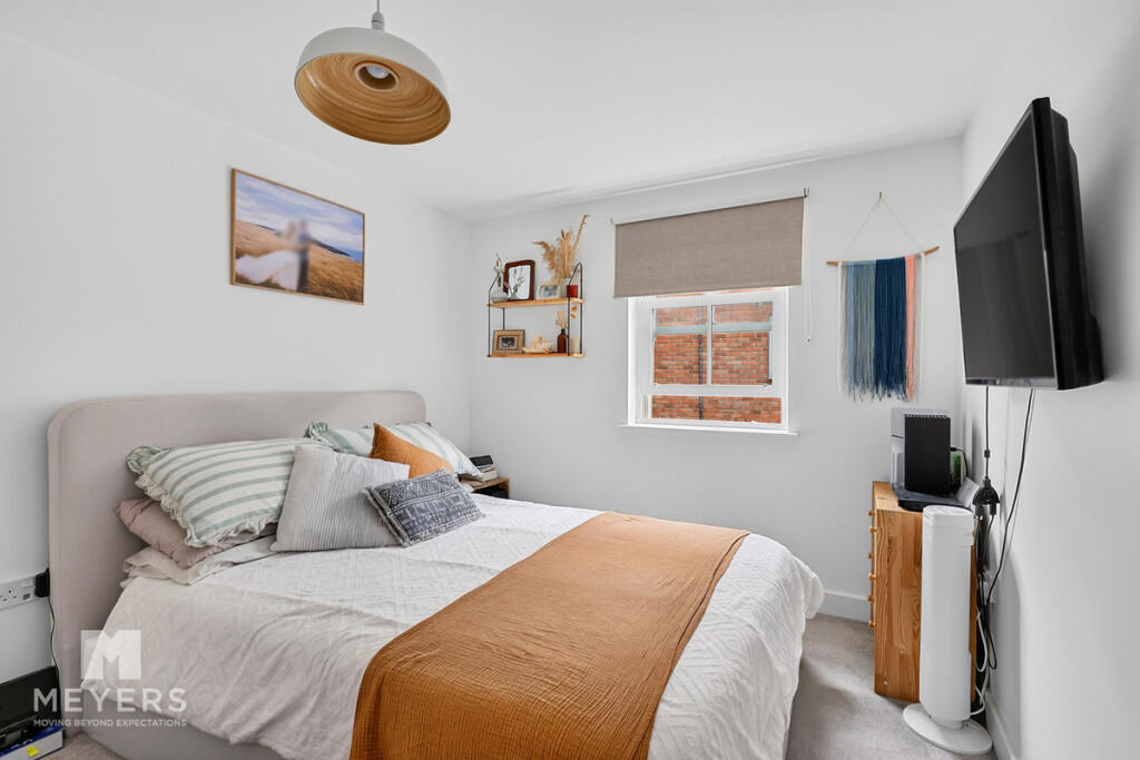 Apartment in Bournemouth, Boscombe - View 4