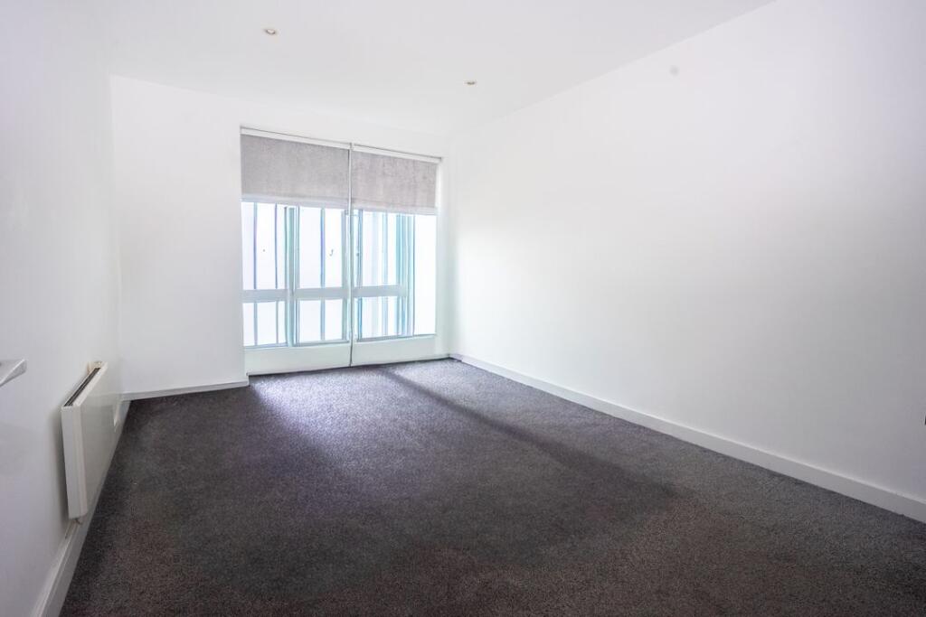 Apartment in Liverpool - More