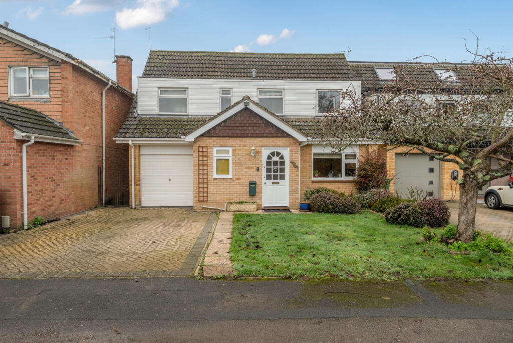 Main image of property: Elizabeth Road, Henley-on-Thames, Oxfordshire, RG9