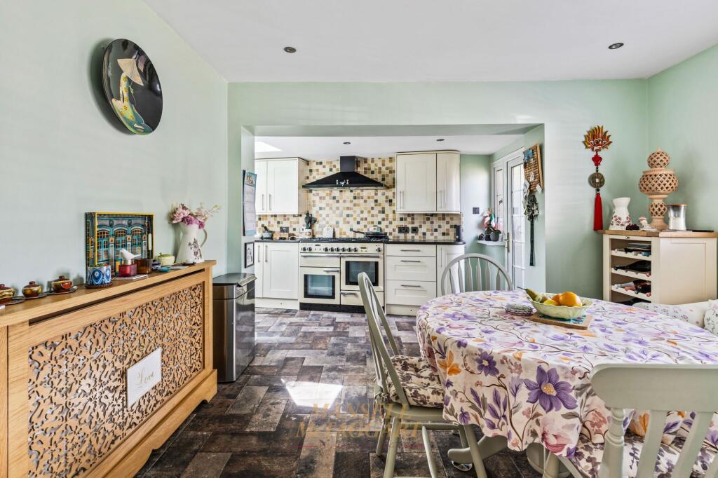 House in Crawley, Three Bridges - More