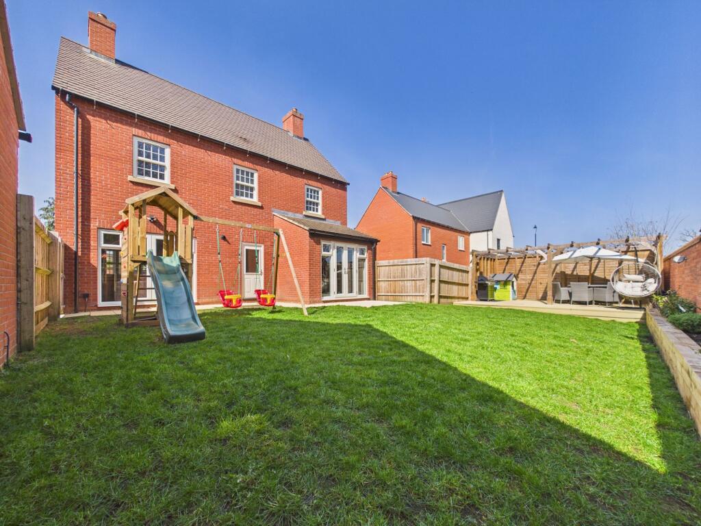 House in Towcester, West Northamptonshire - View 2