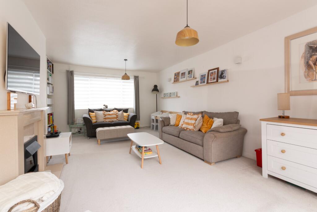House in Malvern Hills, Malvern - More