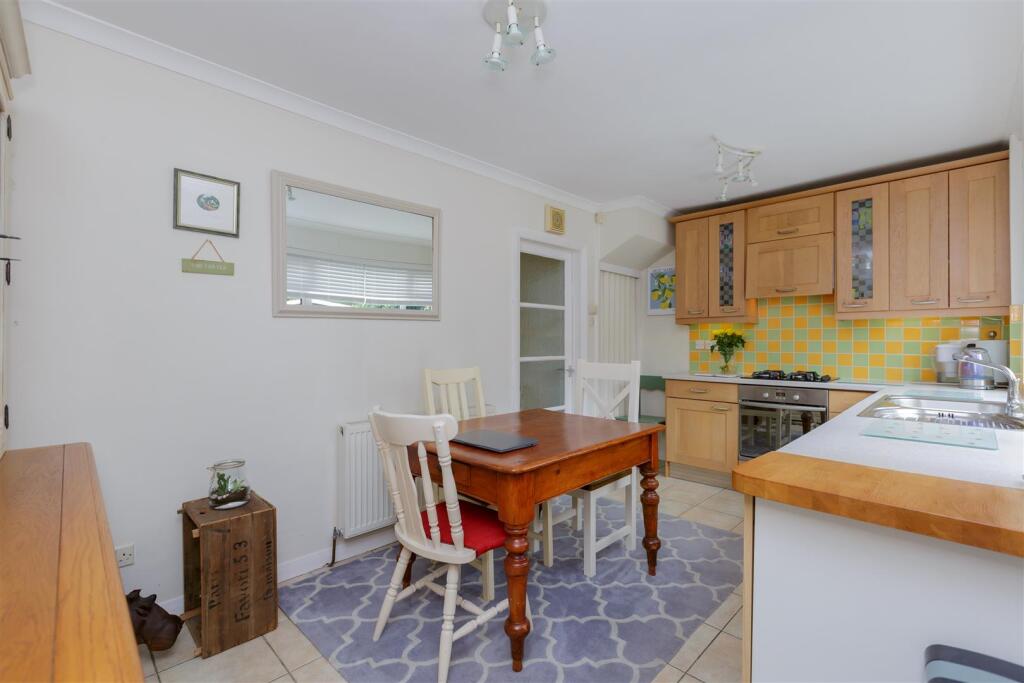 St. Denys Road, Evington, Leicester photo 4