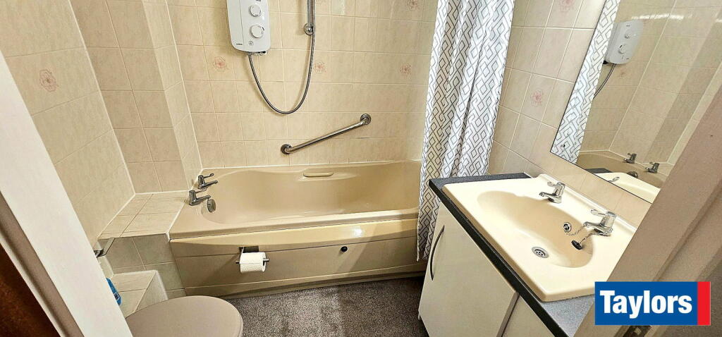 Apartment in Dudley, West Midlands - More