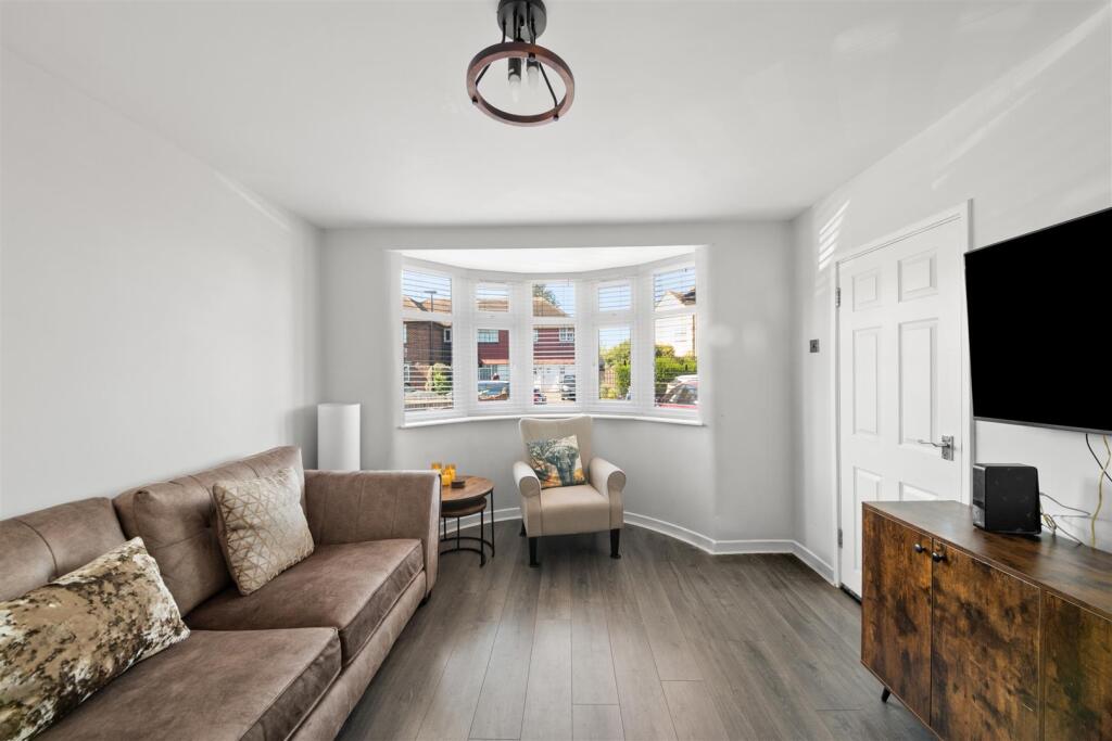 House in London, Bedfont - View 5