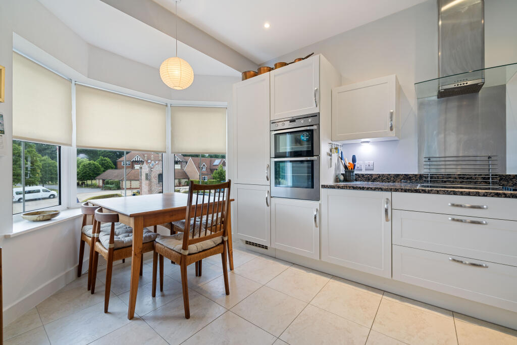 Holdenbury House, King George's Drive, Bramshott Village,  Liphook, Hampshire, GU30 7GE photo 3