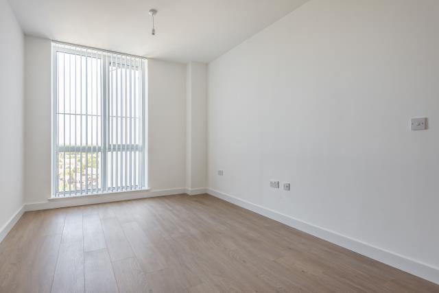 Apartment in Reading - View 4