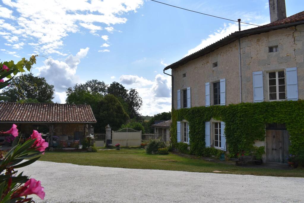 Main image of property: Poitou-Charentes, Charente, Aubeterre-sur-Dronne
