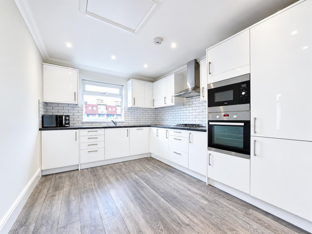 Apartment in London - View 2