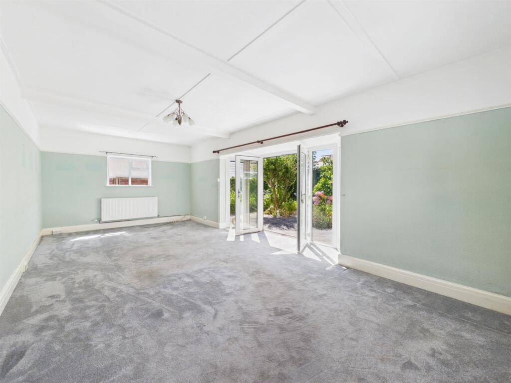 Mayfield Avenue, Porthcawl - View 3