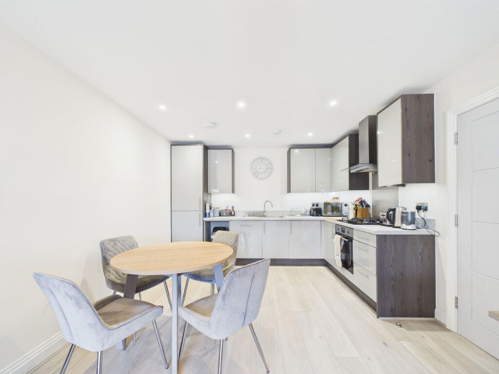 Amber place, Oldfield road, Maidenhead, SL6 photo 3
