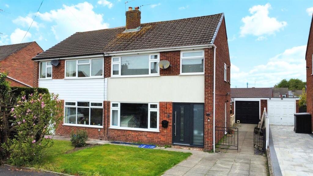 Main image of property: Standish Drive, Rainford, St Helens, WA11 8JY