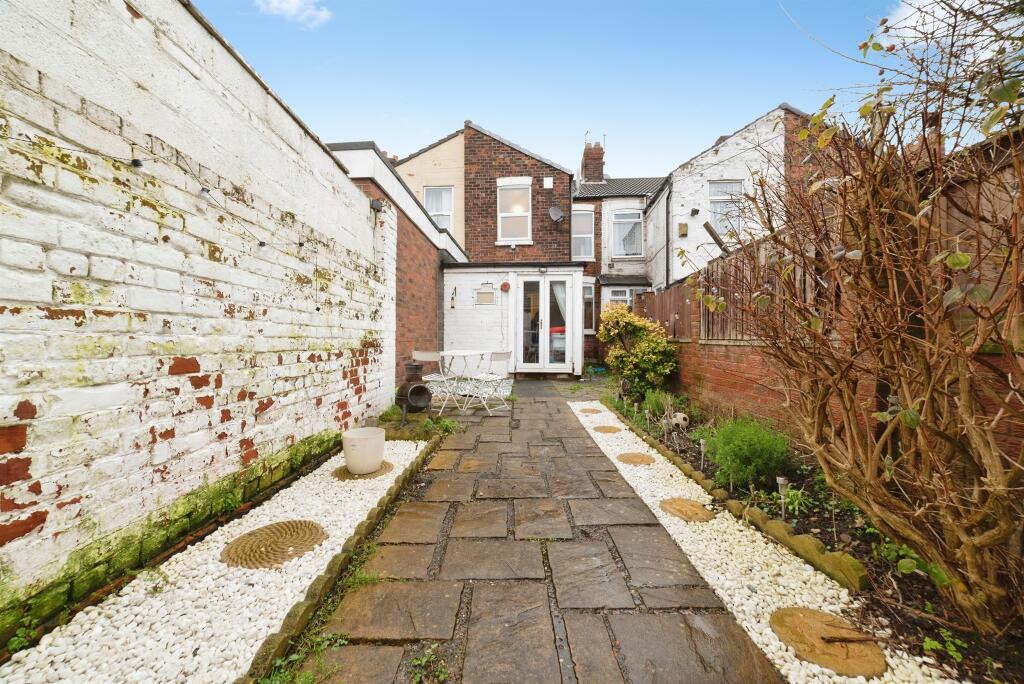 Main image of property: Clough Road, Hull