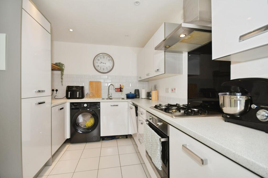 Ivy Bank Close , Sheffield, S36 - View 4