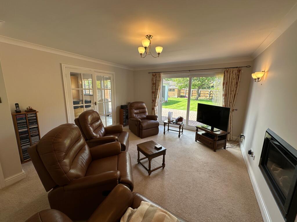 Peaks Lane, New Waltham, Grimsby, DN36 4LU photo 4