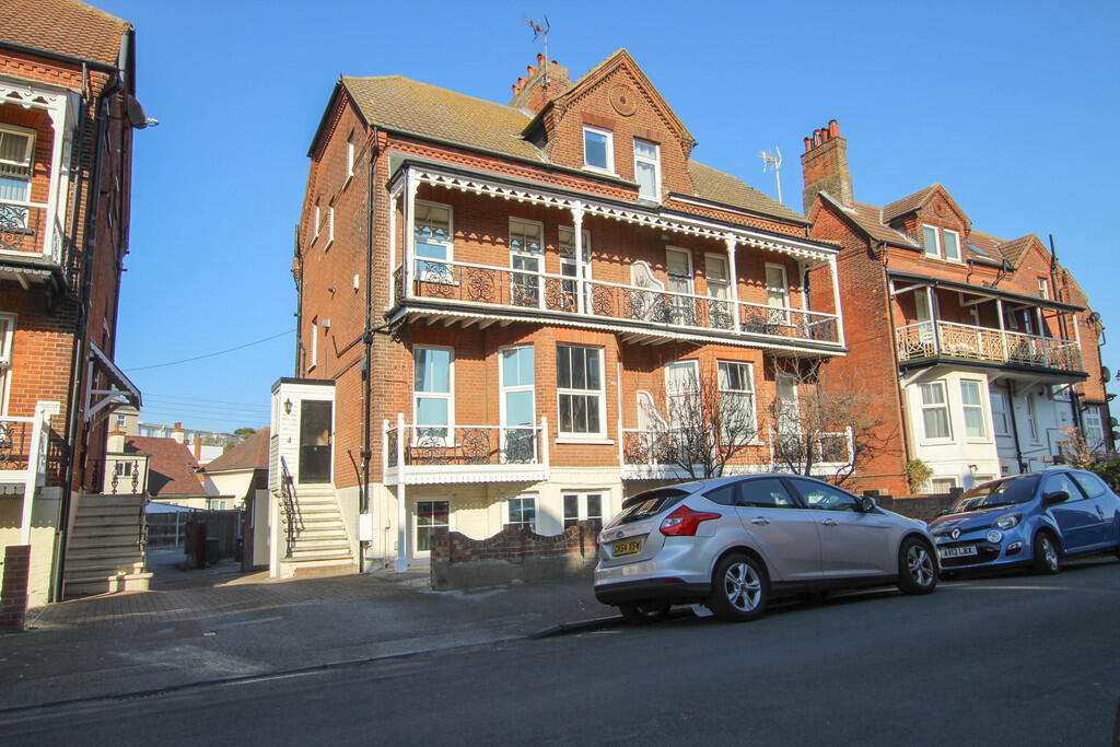 9-bed semi-detached on Granville Road, Felixstowe, £399,950