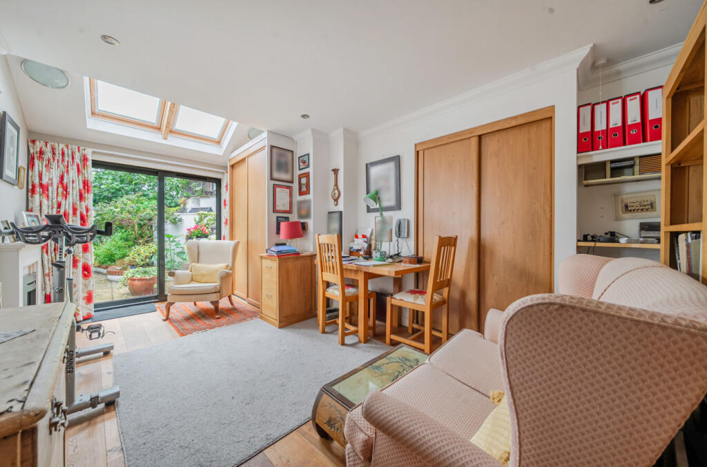 House in Portsmouth - More