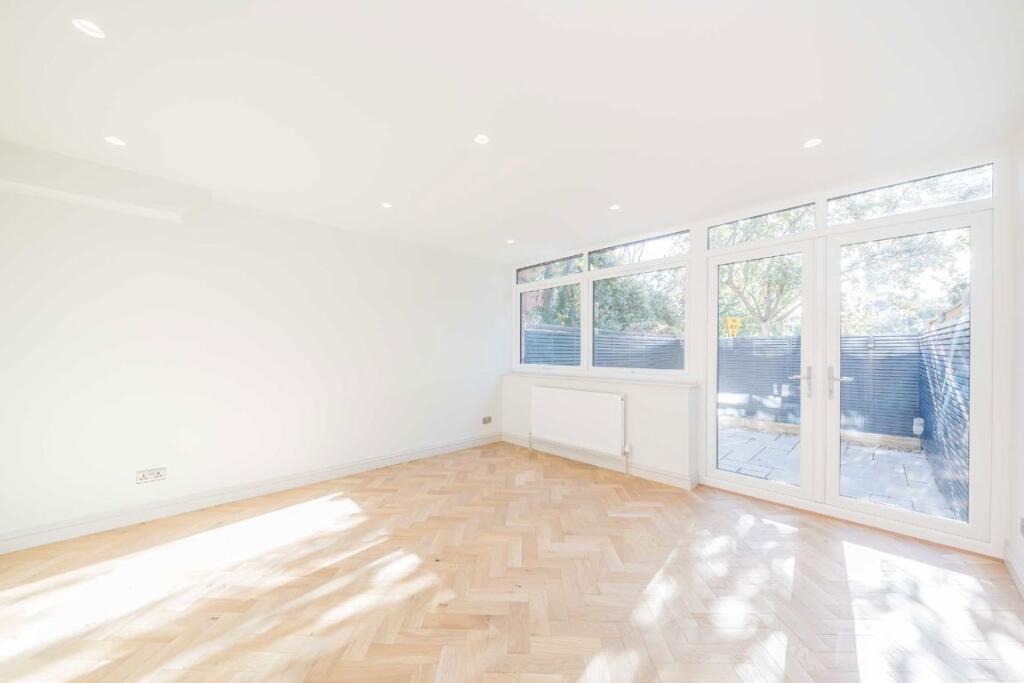 House in Twickenham - View 4