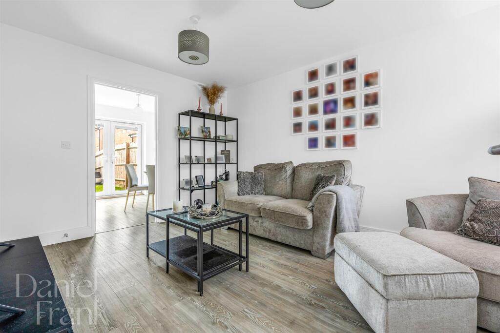 House in London - View 2