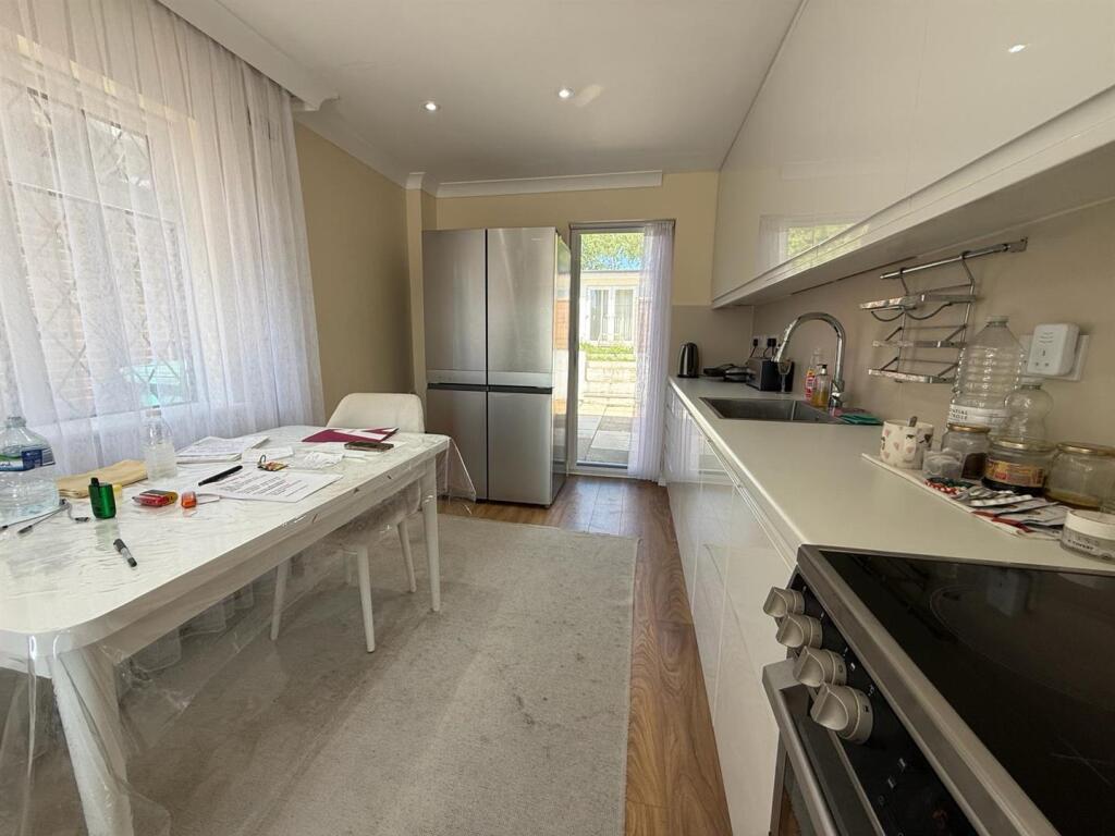 House in London - View 4