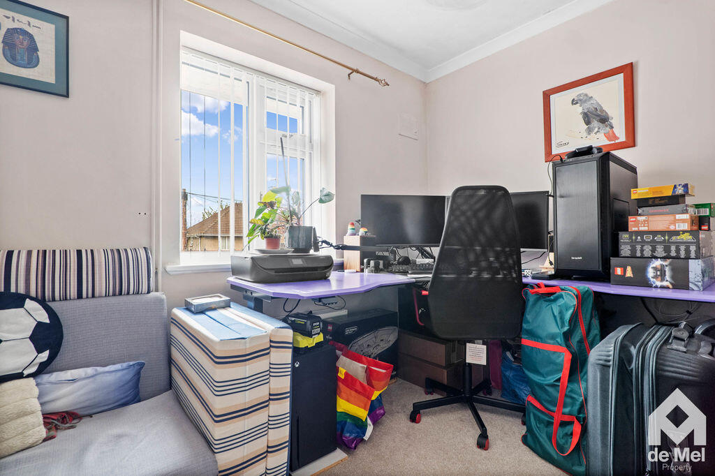 Apartment in Cheltenham, Kingsditch, Hesters Way - View 6