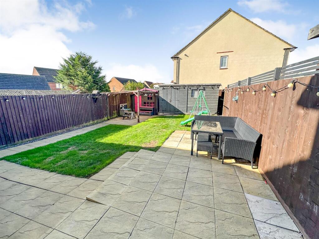 House in Weldon, Priors Hall Park - View 5