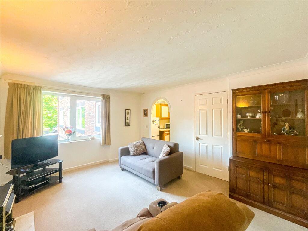 Midland Drive, Sutton Coldfield, West Midlands, B72 photo 3