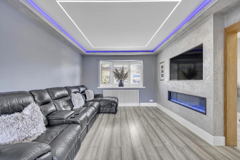 House in London, Collier Row - View 2