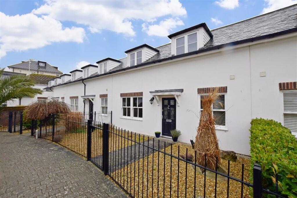Main image of property: Royal Norfolk Mews, Bognor Regis, PO21