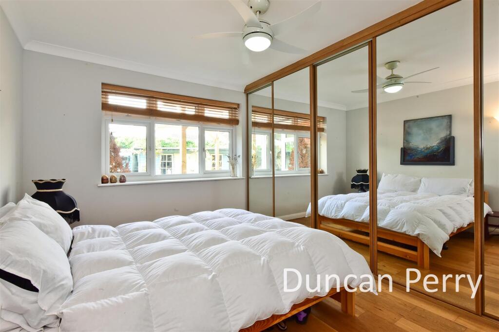 Dixons Hill Road, Welham Green - More