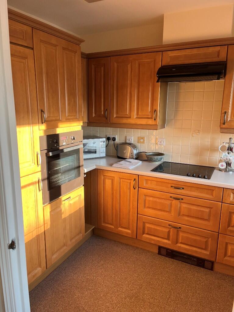 27 Cavendish Court. Sackville Way, Cambourne, Cambridge, CB23 6HB photo 4