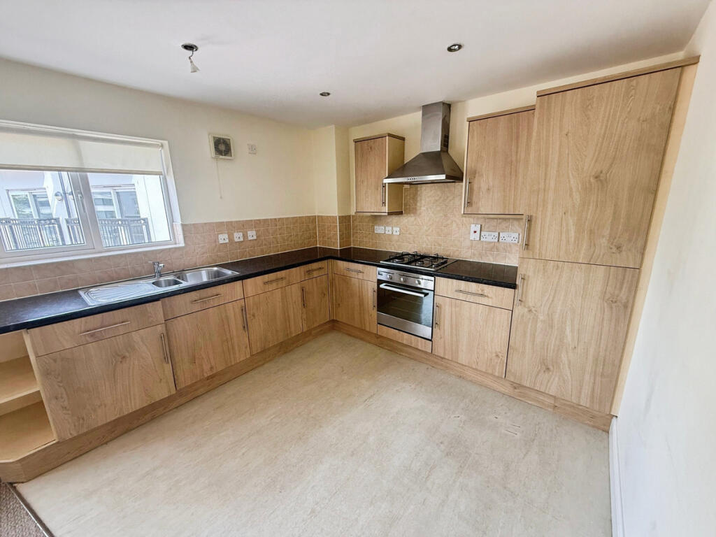 Apartment in Plymouth - View 3