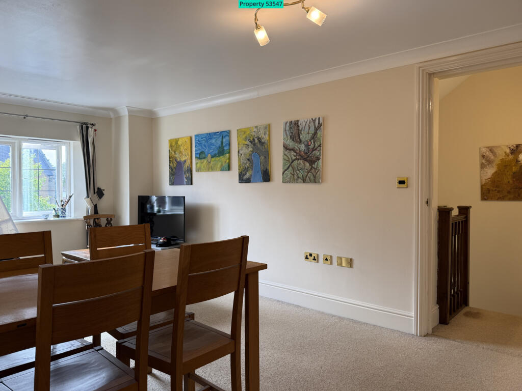 Russell Square, High Street, Broadway, WR12 7AP - View 5
