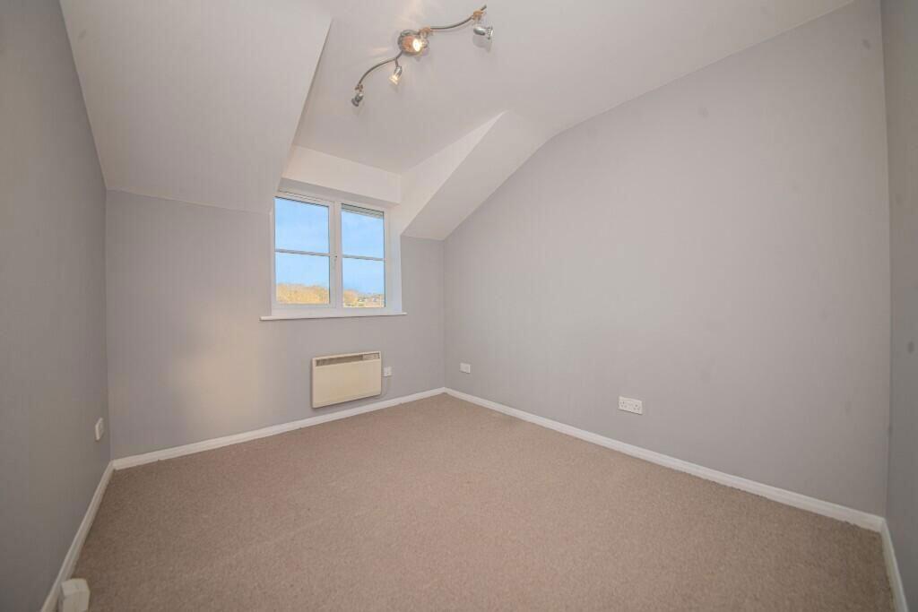 Apartment in Southampton - View 5