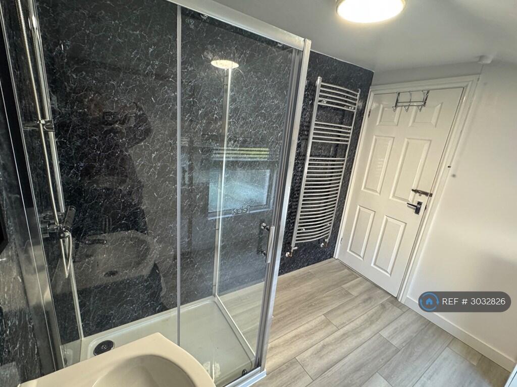 House in Swale, Grove Park, Regent Quay - More