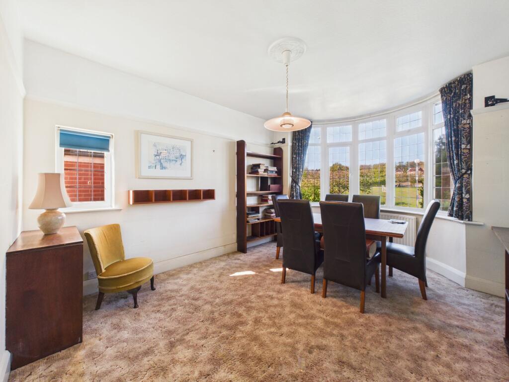 House in Gedling, Nottinghamshire - More