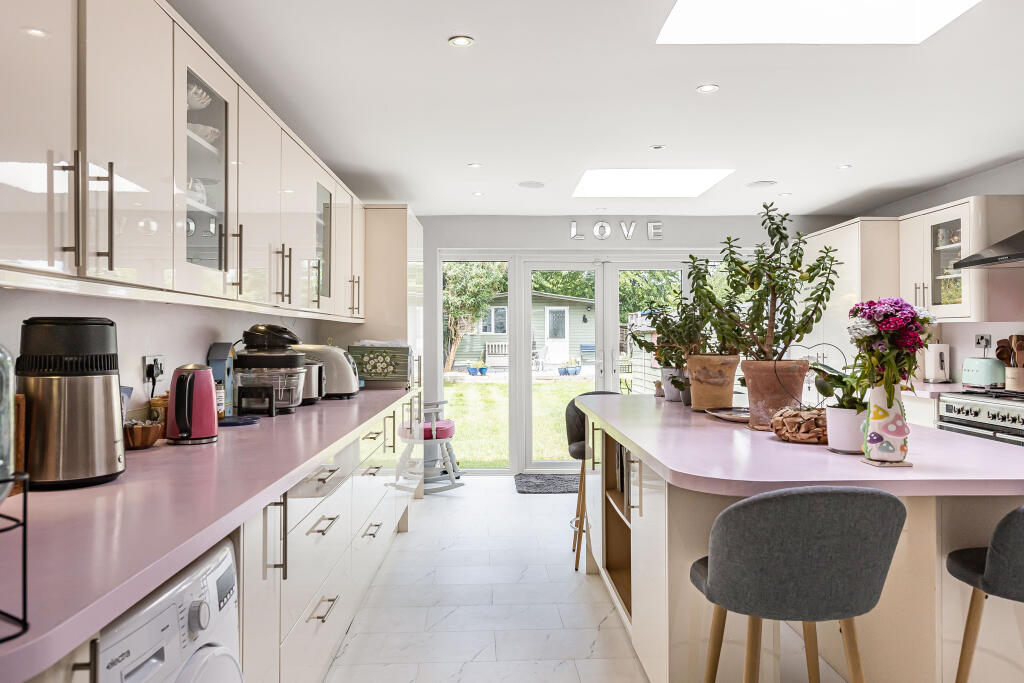 House in Hatfield, Hatfield Garden Village - More