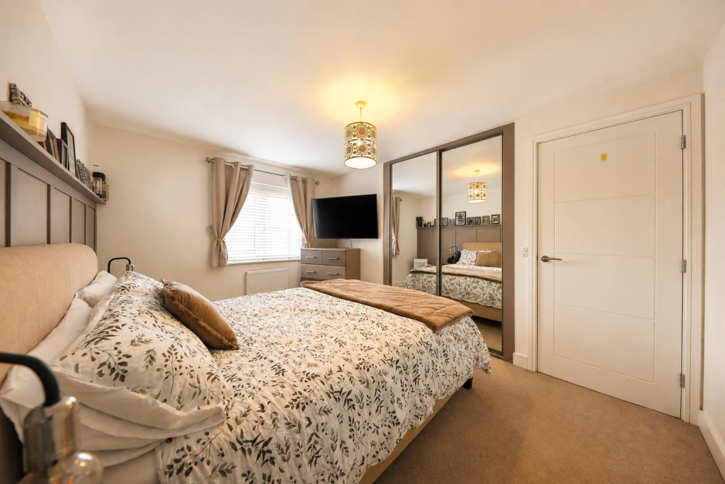 House in Hull - View 4