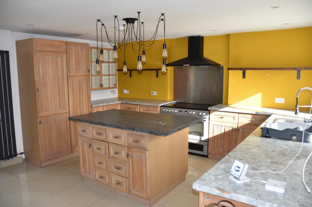 House in Swansea, Ffostrasol, Troedyraur - View 2