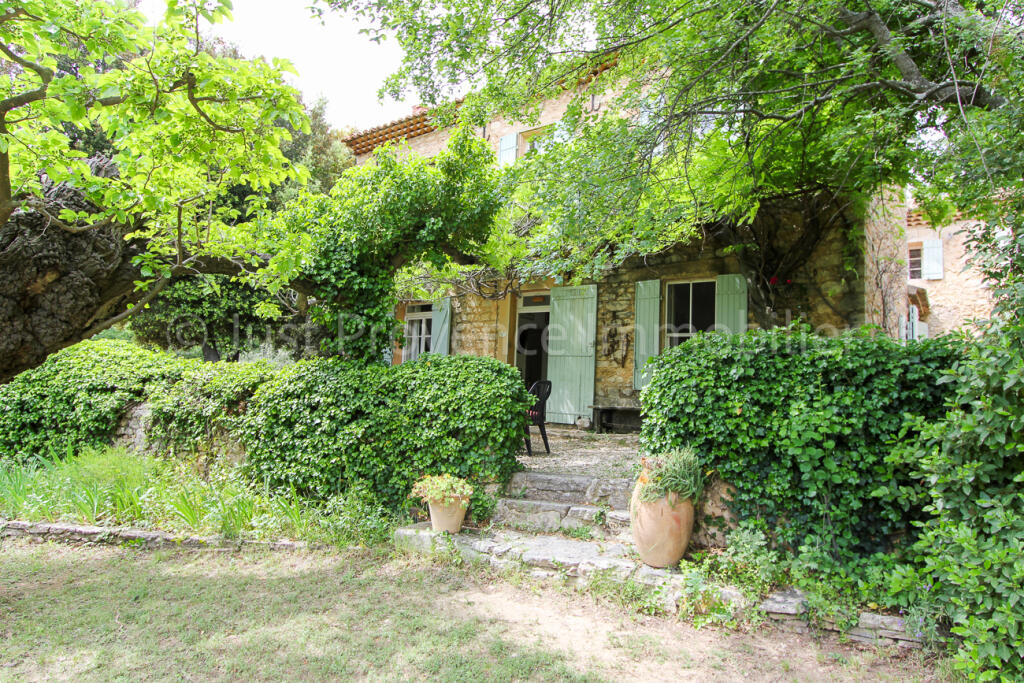 Main image of property: Provence-Alps-Cote d`Azur, Vaucluse, Suzette