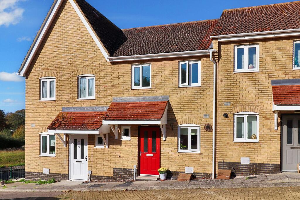 2-bed terraced on Lambert Close, Hadleigh, IP7, £210,000