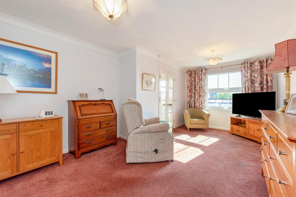 Apartment in Chichester - View 3
