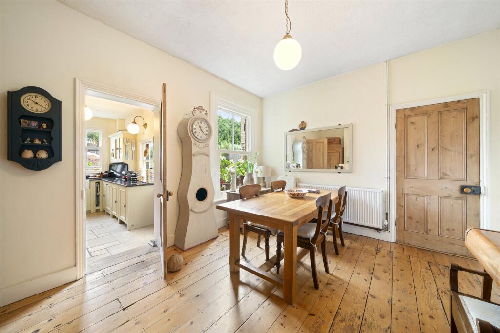 Springfield Meadows, Weybridge, Surrey, KT13 photo 4