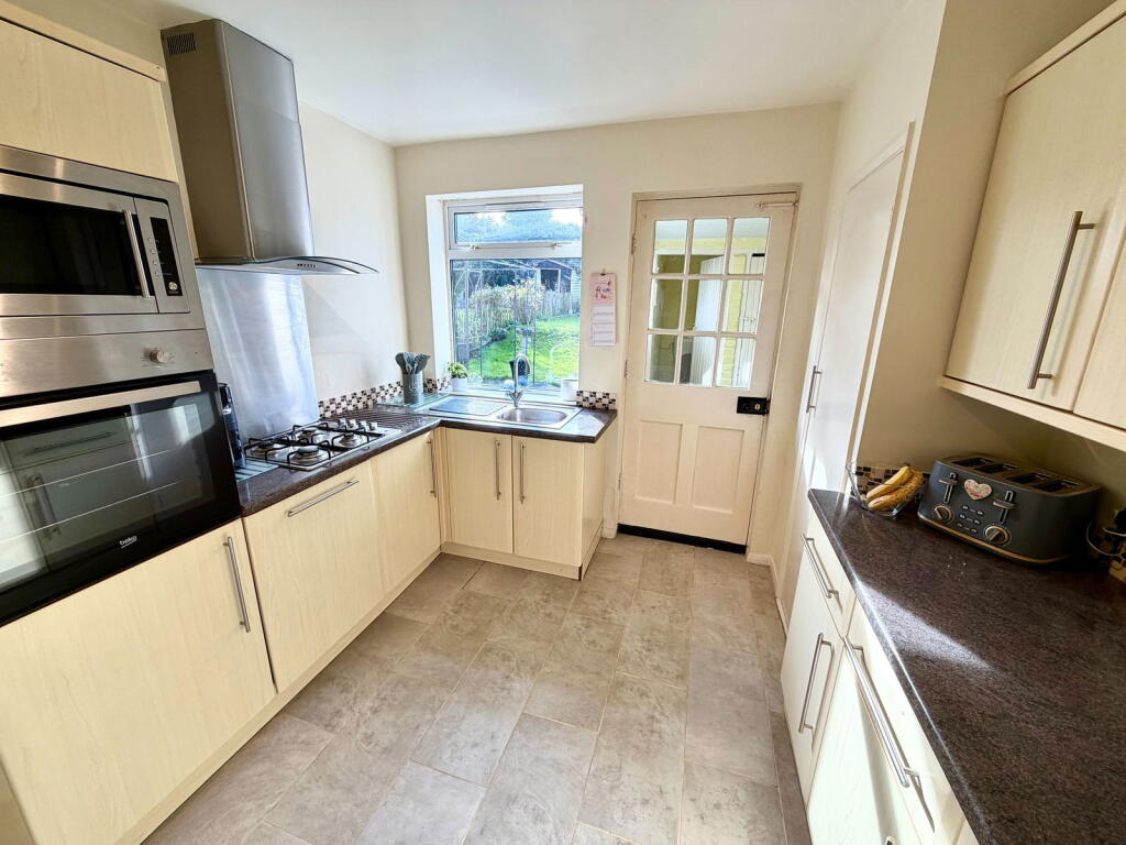 An Immaculate Property That Would Make A Fantastic First Home!! photo 3