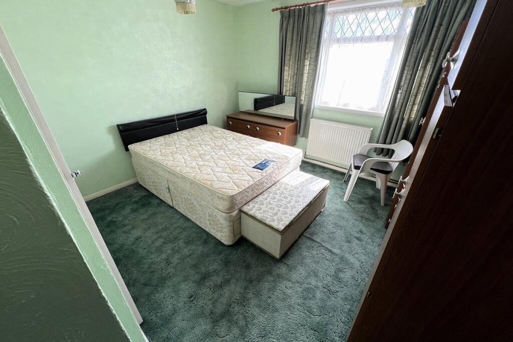 Newbolt Road, Paulsgrove, Portsmouth, Hampshire, PO6 4JQ - View 2
