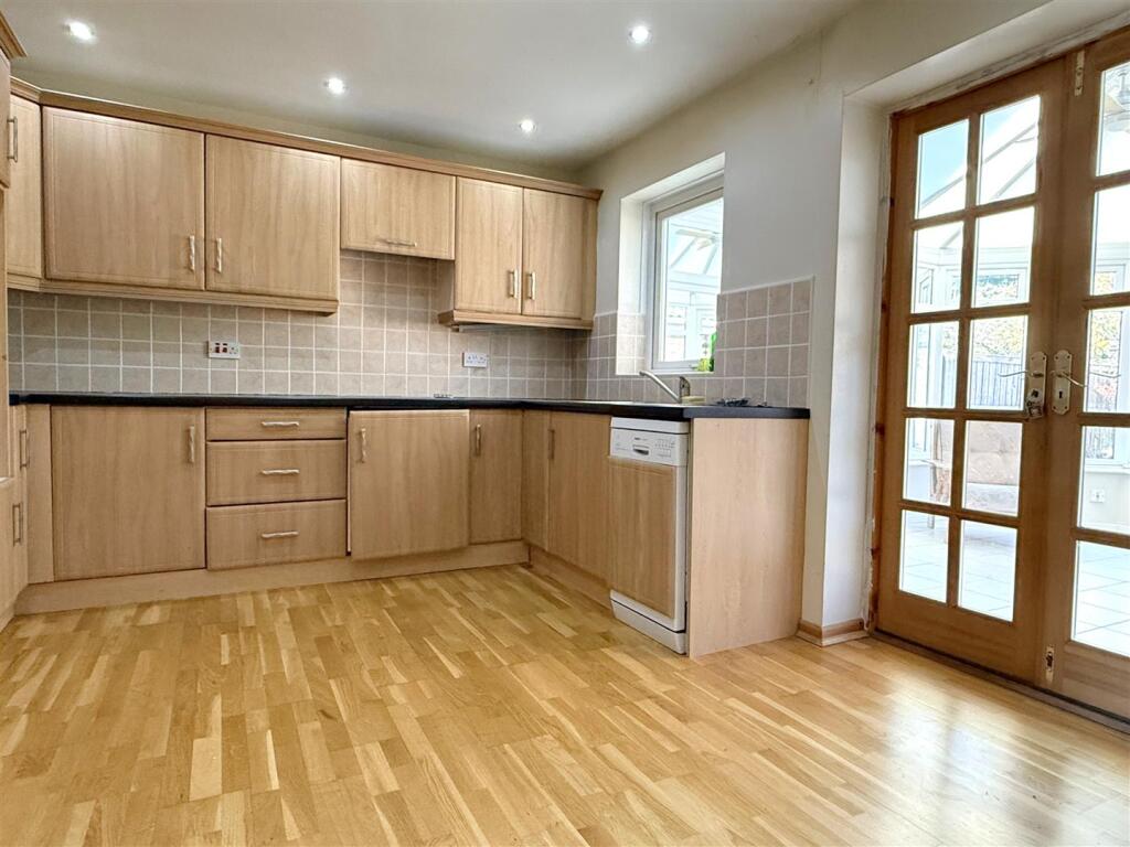 House in South Staffordshire, Perton - View 4