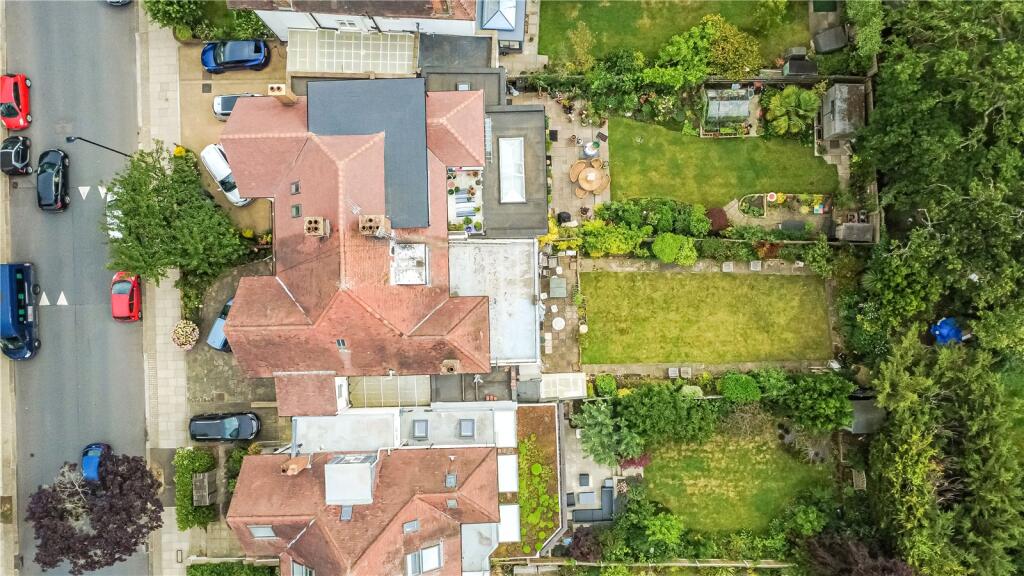 House in London - View 3