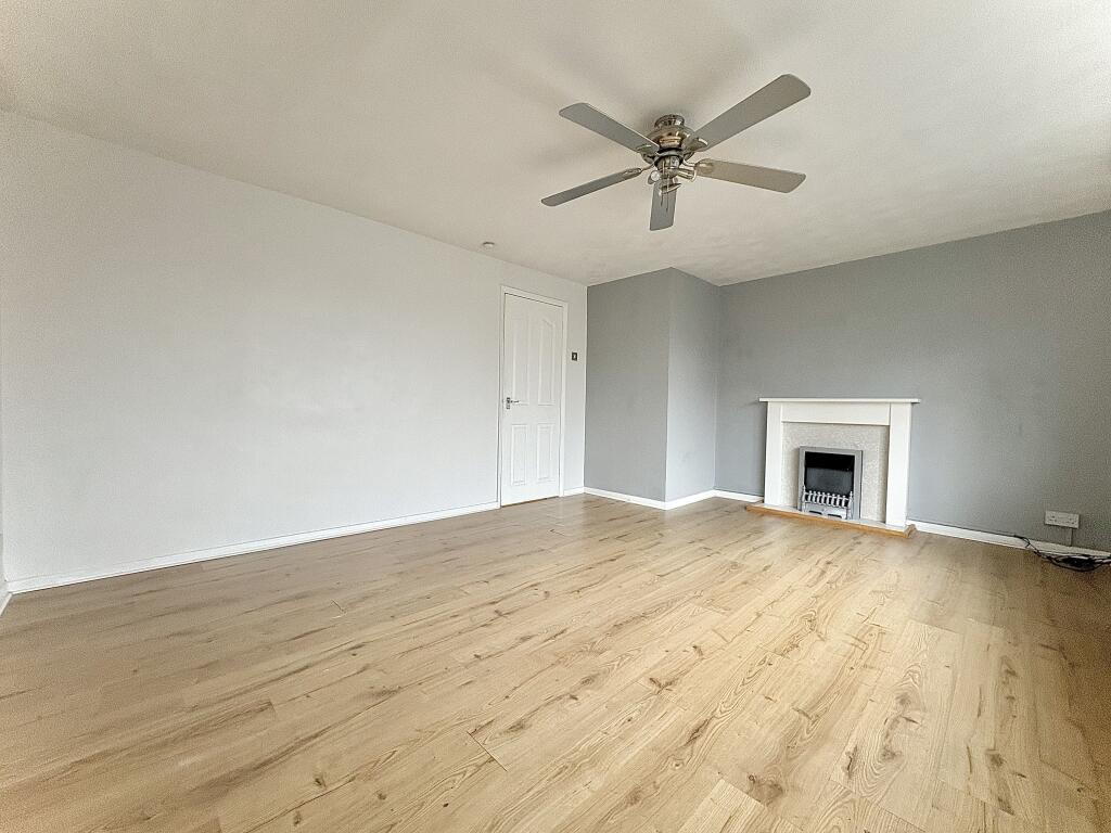 Kennedy Crescent, LOWER GORNAL, DY3 2JG photo 3