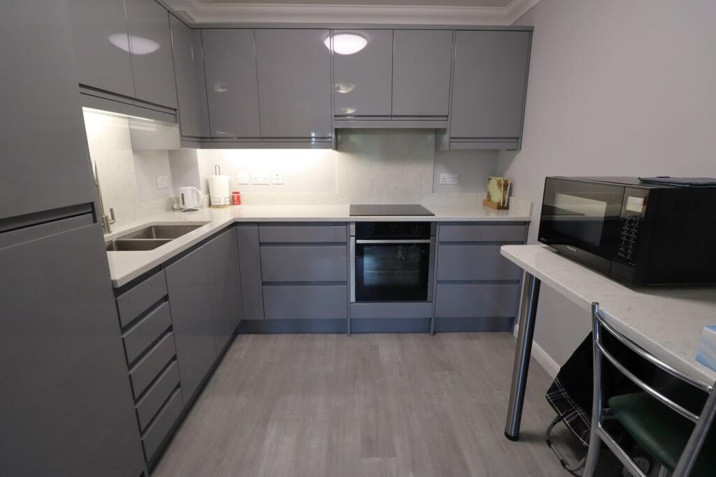 Apartment in Rochford, Hockley - View 3