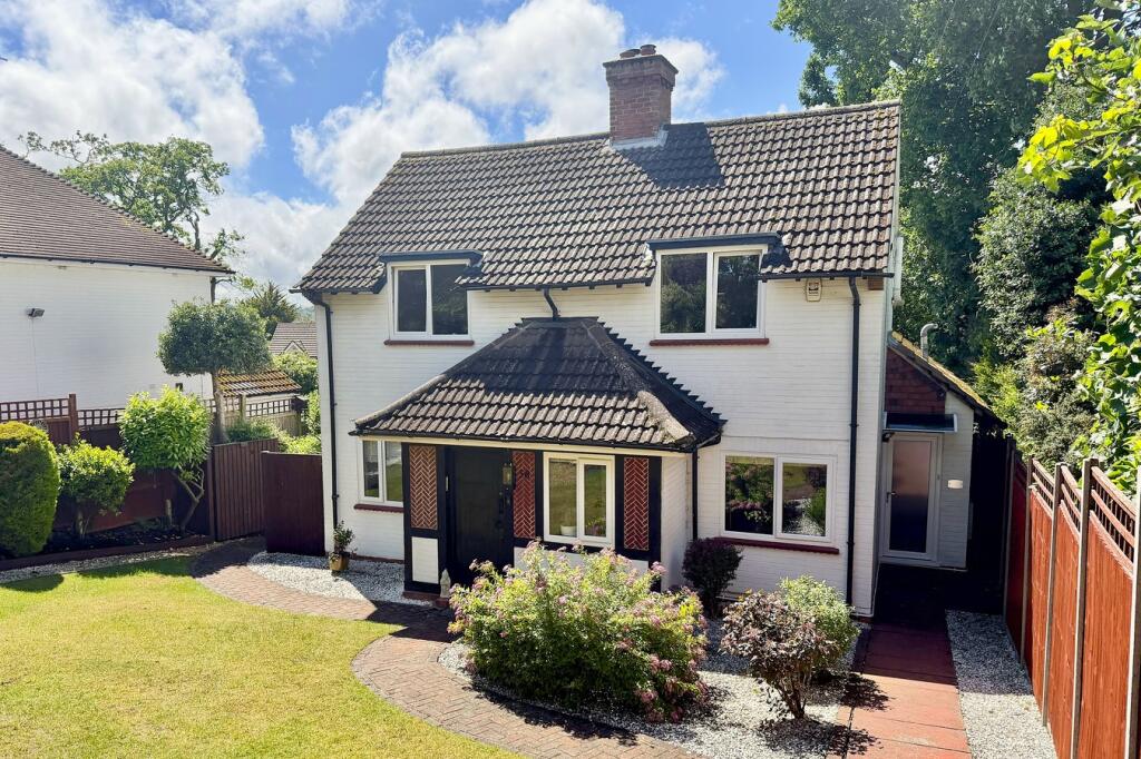 4-bed detached on  The Avenue, CAMBERLEY, GU15, £650,000